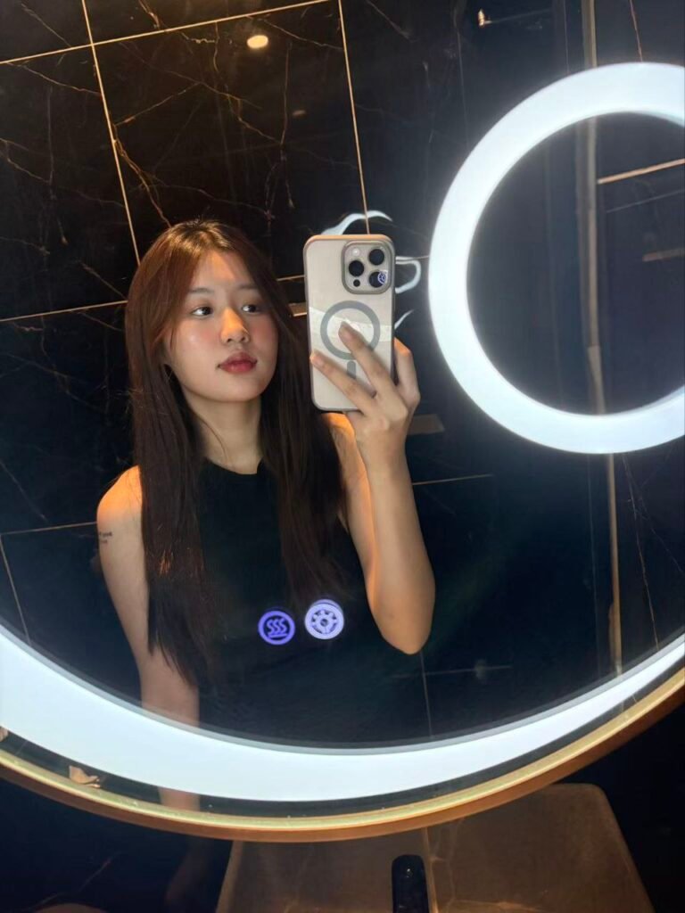 Meet Elly - Vietnamese Escort DAMANSARA