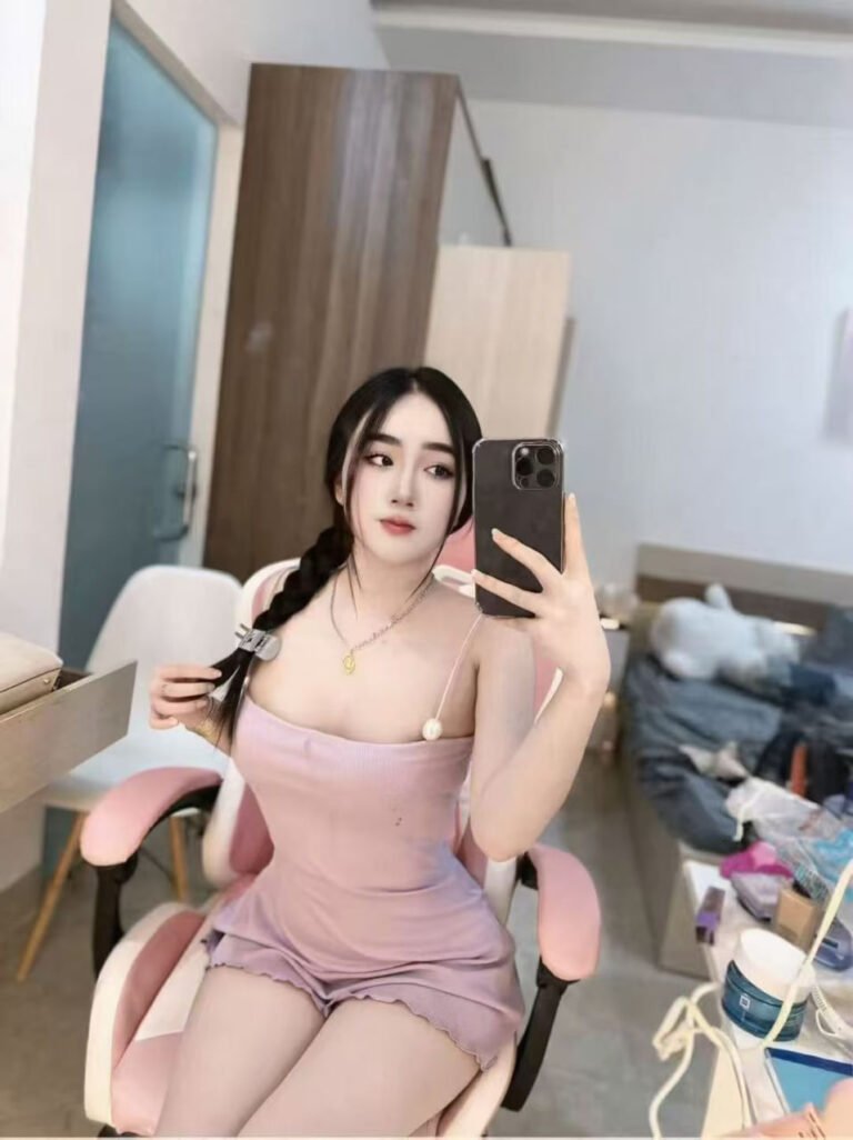 Jolie Vietnamese - SRI HARTAMAS Premium Escort