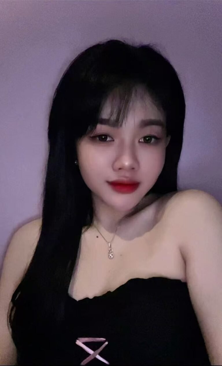 Meet Enni - Vietnamese Escort TAMAN DESA