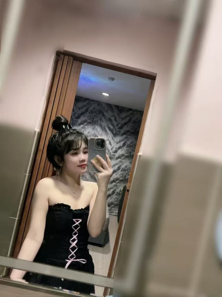 Meet Enni - Vietnamese Escort TAMAN DESA
