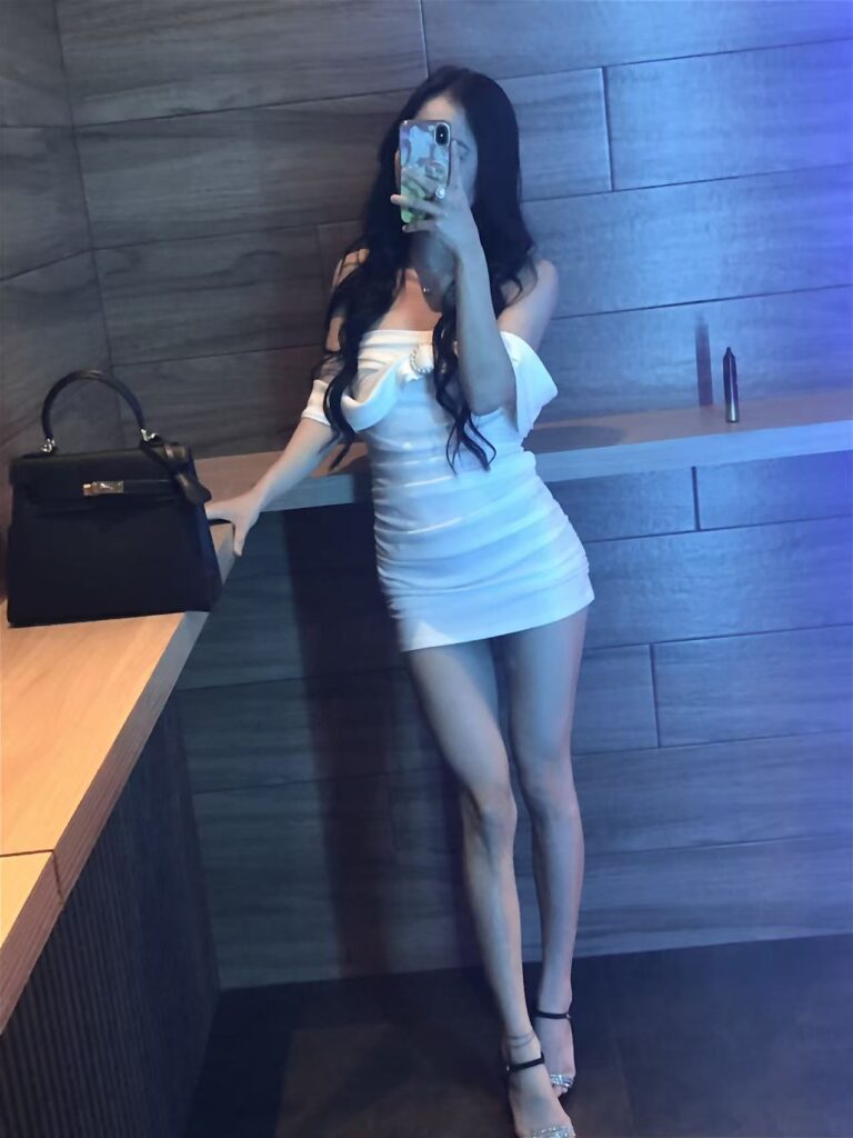 SRI HARTAMAS Vietnamese Companion Ella