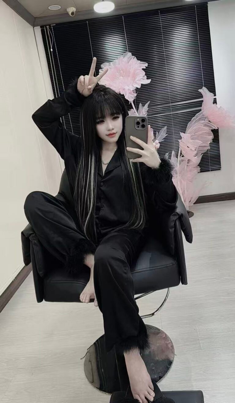 Meet Lucie - Vietnamese Escort DAMANSARA