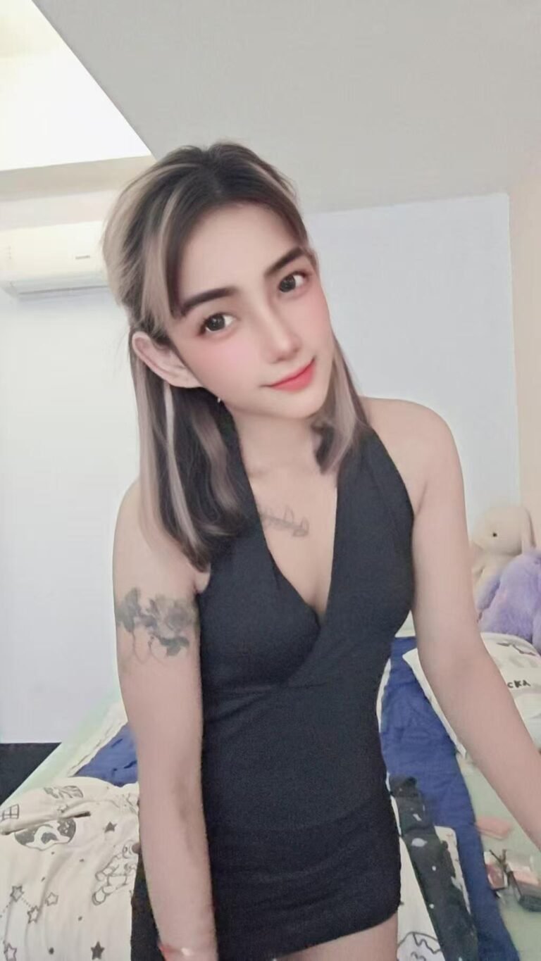 Cika 20yo - Indonesian KUCHAI LAMA Escort