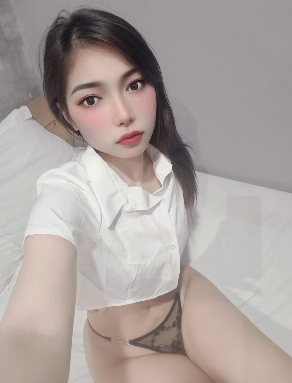 Alina 资料照片