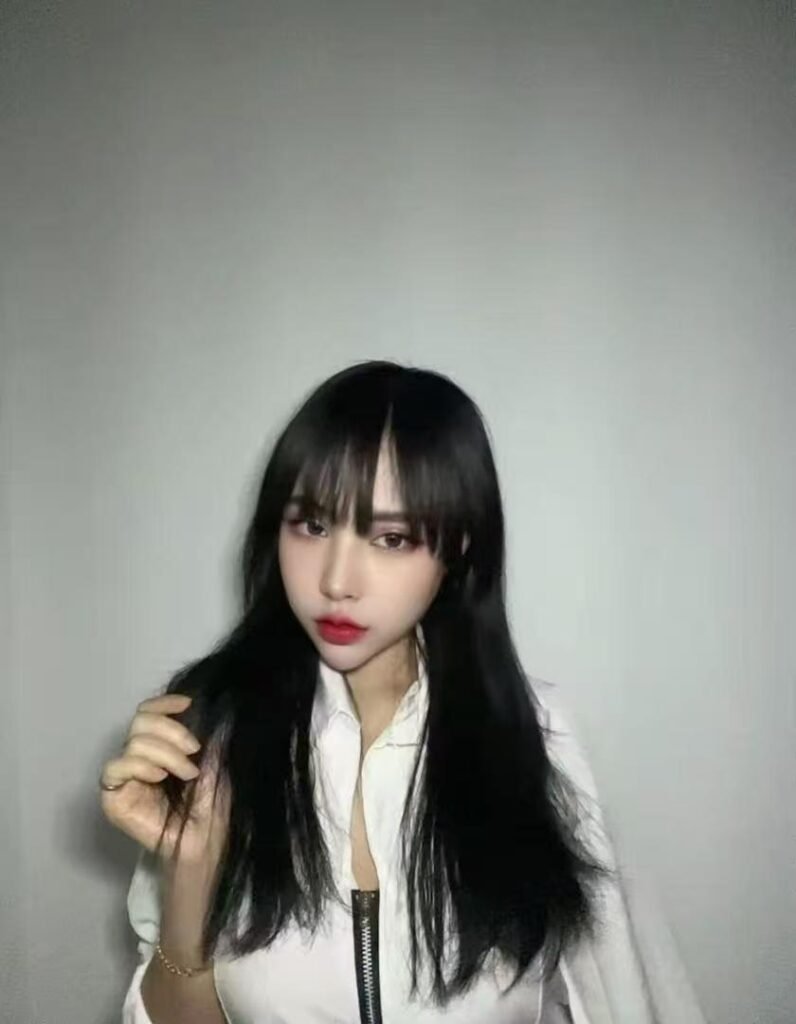 Una main profile photo in SRI PETALING