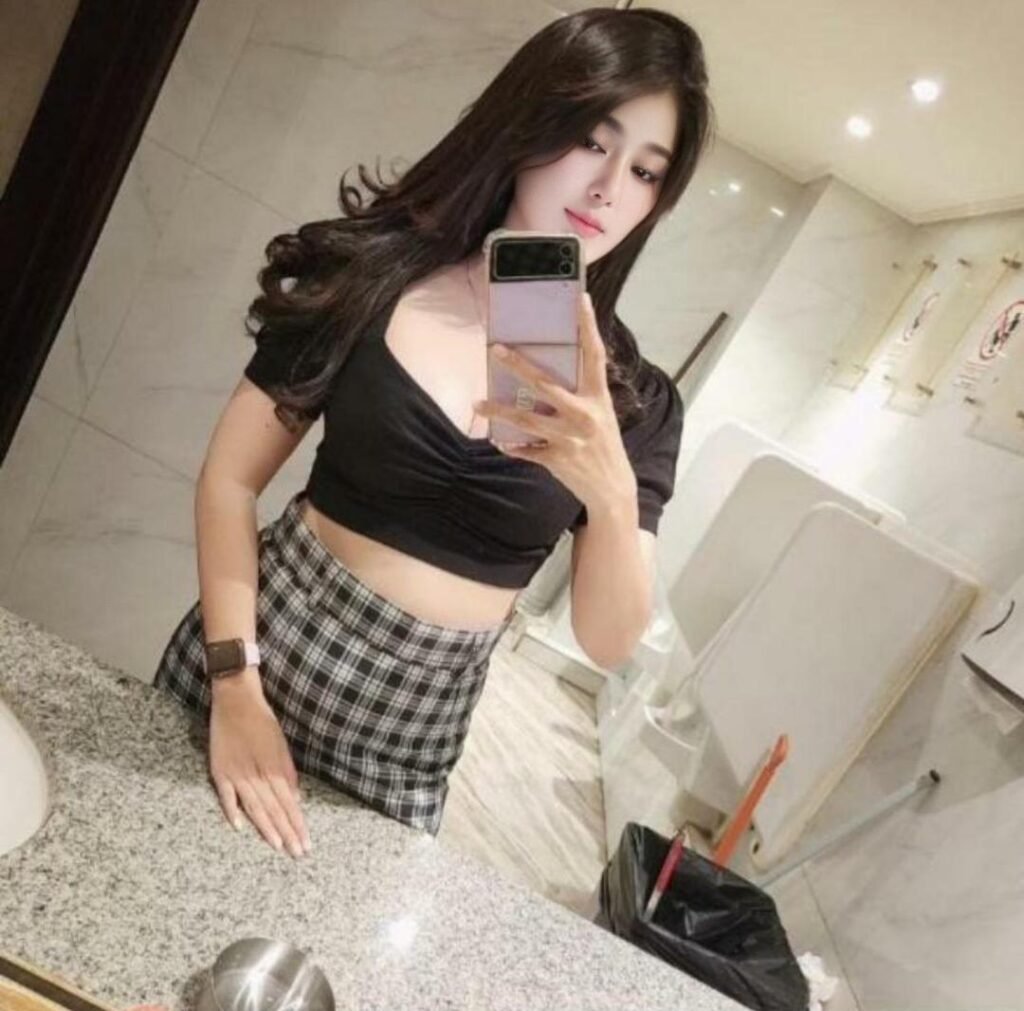 Della main profile photo in SRI HARTAMAS