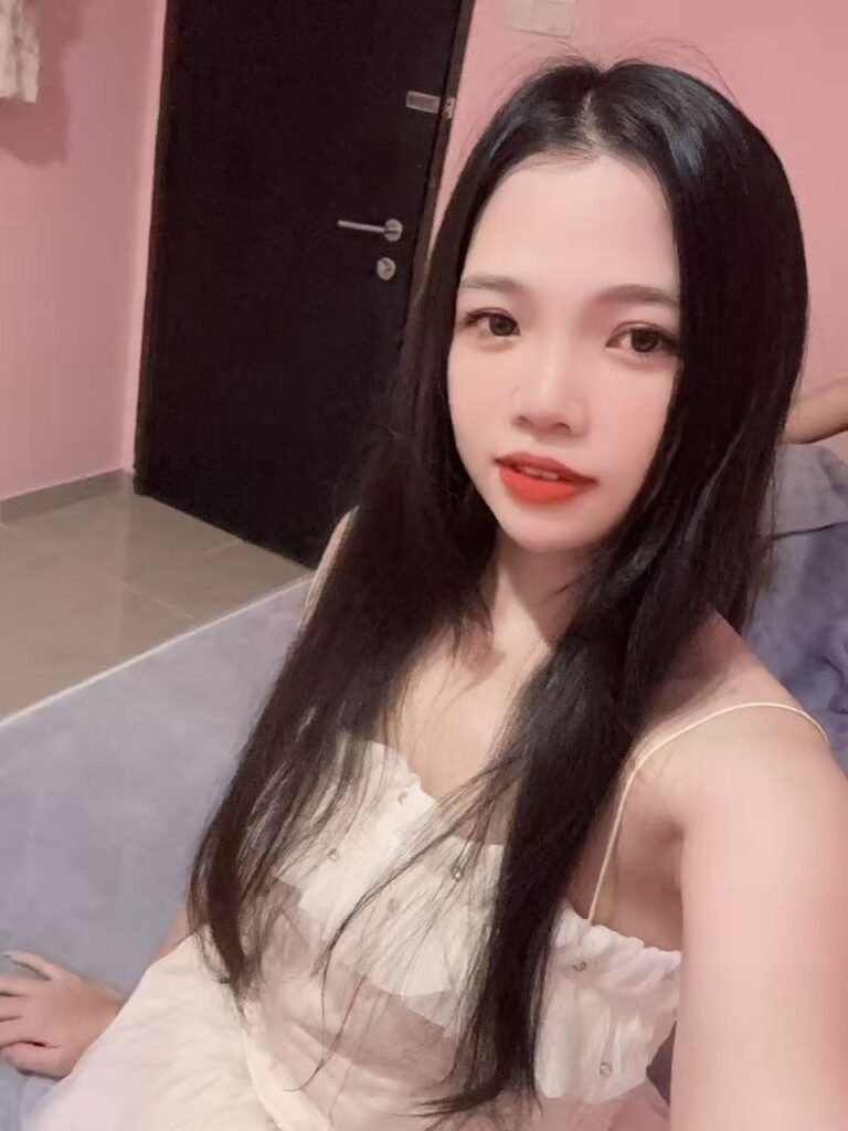 Meet Tina - Vietnamese Escort TAMAN DESA