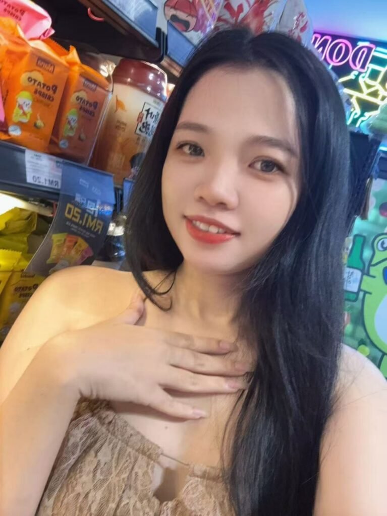 Tina main profile photo in TAMAN DESA