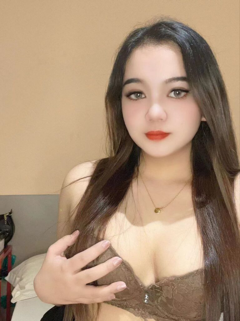 KUCHAI LAMA Indonesian Escort Dila